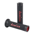 REVETEMENT POIGNEE DOMINO MOTO ON ROAD A010 NOIR/ROUGE OPEN END 120-125mm (PAIRE)