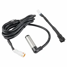 CAPTEUR DE COMPTEUR/VITESSE KOSO 1350 mm (PASSIF, CONNECTEUR BLANC, INCLUS CABLE ADAPTATEUR)