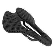 SELLE 3D CARBONE T800 NOIR OUVERTE 245x155 RAIL CARBONE MAT POIDS 215g (POIDS MAX 90kgs) -NEWTON