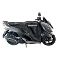 TABLIER COUVRE JAMBE TUCANO POUR SYM 125 JET 14 2023> (R242-X) (TERMOSCUD) (SYSTEME ANTI-FLOTTEMENT SGAS)