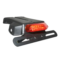 SUPPORT DE PLAQUE IMMATRICULATION AVEC FEU 50 A BOITE/MOTO FEU ROUGE A LEDS (L 150mm / H 52mm / L 128mm) (HOMOLOGUE CE)  -REPLAY-