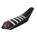 COUVRE/HOUSSE DE SELLE 50 A BOITE KRM PRO RIDE POUR SHERCO 50 SE-R, SM-R 2013> NOIR/BLANC