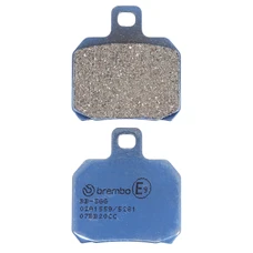 PLAQUETTE DE FREIN BREMBO POUR BENELLI 502 TRK 2016>2017 AR/CF MOTO 700 CL-X SPIRIT 2024> AR/DUCATI 937 MONSTER 2020> AR/APRILIA 660 RS 2020>2022 AR (ROUTE CARBONE CERAMIQUE) -07BB20CC