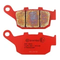 PLAQUETTE DE FREIN BREMBO POUR HONDA 500 CB HORNET 2024> AR, 650 CBR R 2019> AR/KAWASAKI 800 Z800 2013>2016 AR, 900 Z900 2022> AR/SUZUKI 650 SV X 2019> AR (ROUTE METAL FRITTE) -07HO53SP