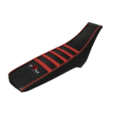 COUVRE/HOUSSE DE SELLE 50 A BOITE KRM PRO RIDE POUR DERBI 50 SENDA 2018>/GILERA 50 SMT, RCR 2018>/APRILIA 50 SX, RX 2018> NOIR/ROUGE