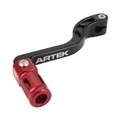 SELECTEUR DE VITESSE ARTEK DERBI 50 SENDA/GILERA 50 SMT, RCR/APRILIA 50 SX, RX ALU CNC NOIR/ROUGE (PLIABLE)